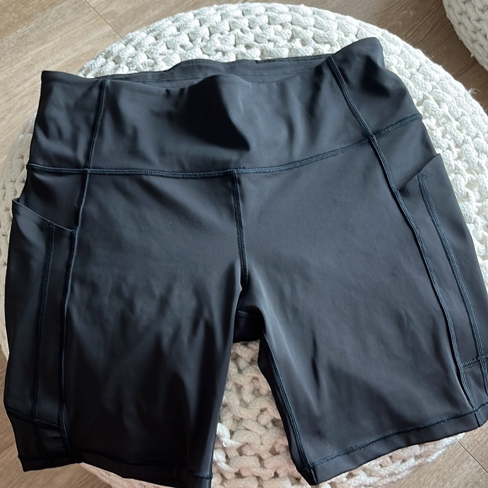 Athleta Ultimate Stash 7” Bike Short